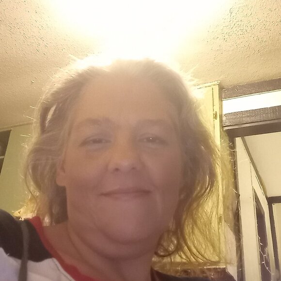 Meet your Posher, Cynthia - Picture 4 of 4